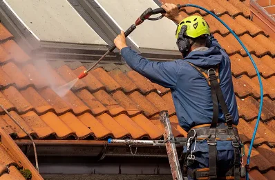 Démoussage et hydrofuge de toiture à Estréelles
